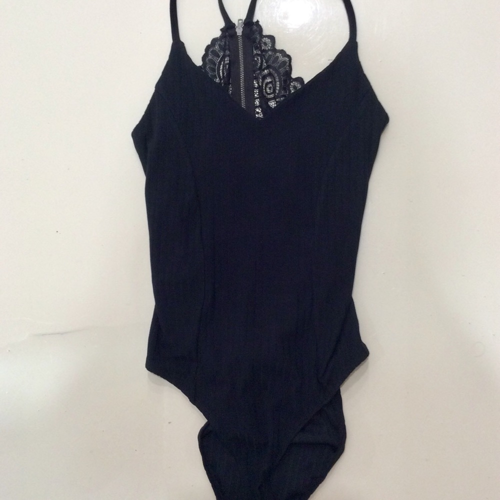 💜Sexy open back Almost Famous bodysuit - Picture 3 of 4